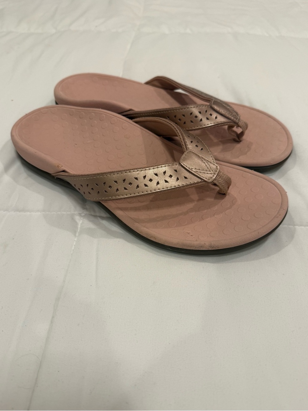 Vionic Shona Rose Gold Perforated Leather Orthotic Sandals - Size 7